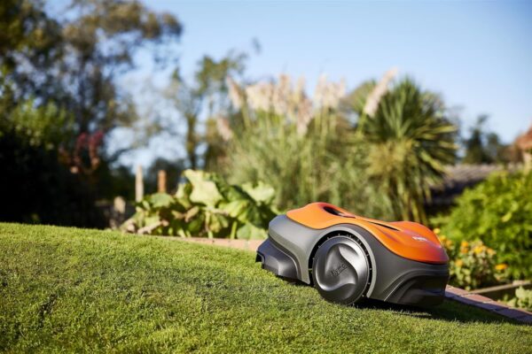 Flymo UltraLife 800 Robotic Lawnmower – Automated Cutting, Cut-To-Edge Precision, Smart Technology, Wireless Connectivity, Lush Green Lawn Finish, Perfect for medium sized lawns - Image 7