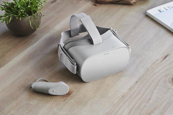 Oculus Go Standalone Virtual Reality Headset - 32GB - Image 11