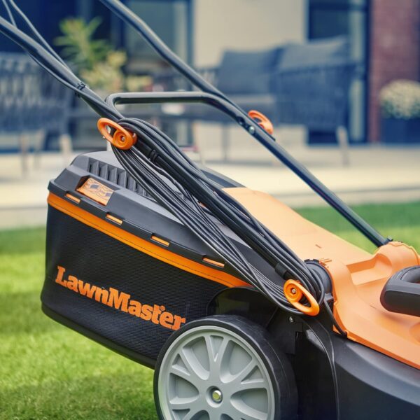 LawnMaster 1800W Electric Lawn Mower with 40cm cutting width, ideal for larger lawns, with rear roller and mulching function, 2 year guarantee - Image 4