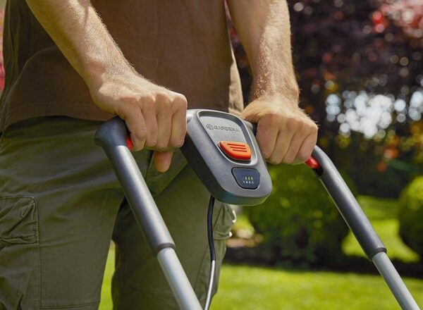GARDENA Battery Lawnmower PowerMax 32/36V P4A Ready-to-use: Lawnmower for lawns up to 200 m², 32 cm Cutting Width, 30 l Collector Volume, Cutting Height 20–60 mm, w/ 2 x 18 V P4A Batteries (14621-28) - Image 3