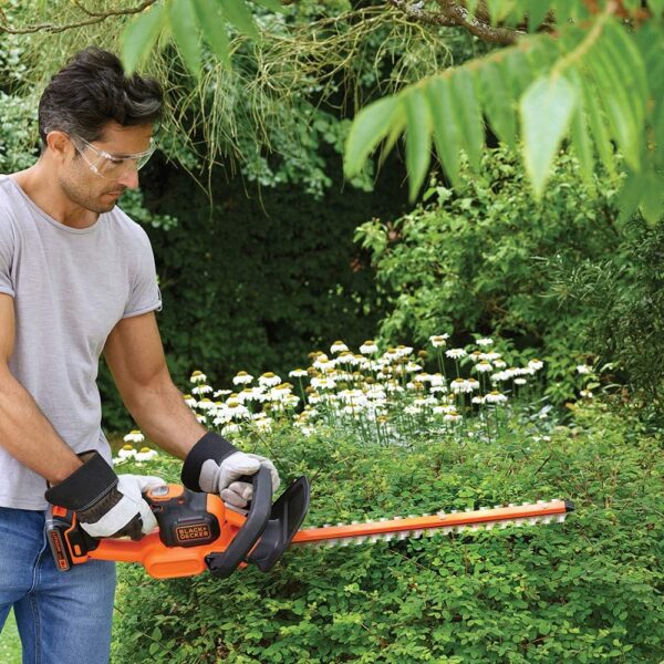 BLACK+DECKER Hedge Trimmer, 18V Lithium Ion Battery, Cordless, Anti-Jam, 45cm, Includes 2.0Ah Battery, GTC18452PC-GB - Image 4