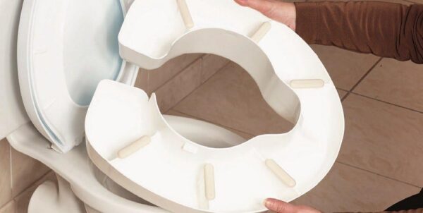 NRS Healthcare Novelle Portable Clip-On Raised Toilet Seat, Height Raiser, Maximum User Weight 190kg(30st), Not For All Toilets, Please Check Dimensions- White - Image 3