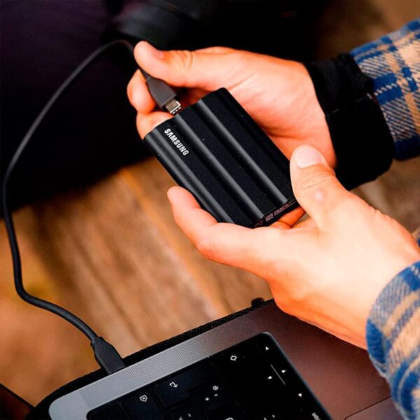 Samsung T7 Shield Portable SSD 2 TB - USB 3.2 Gen.2 External SSD Black (MU-PE2T0S/EU) - Image 4