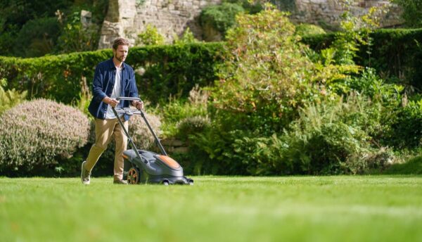 Flymo 36V UltraMow Duo 460 Cordless Lawn Mower – Powerful & Efficient with 46cm Cutting Width and Dual Blades – Includes 2x 2.5Ah Batteries & Chargers - Image 9
