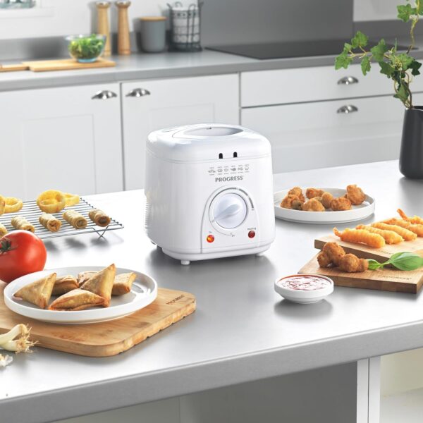 Progress EK2969P Electric 1L Mini Deep Fat Fryer - Removable Cooking Basket, Easy Clean, Non-Slip, Variable Temperature Control to 190°, Non-Stick Oil Tank, Detachable Handle, Countertop Chip Pan - Image 9