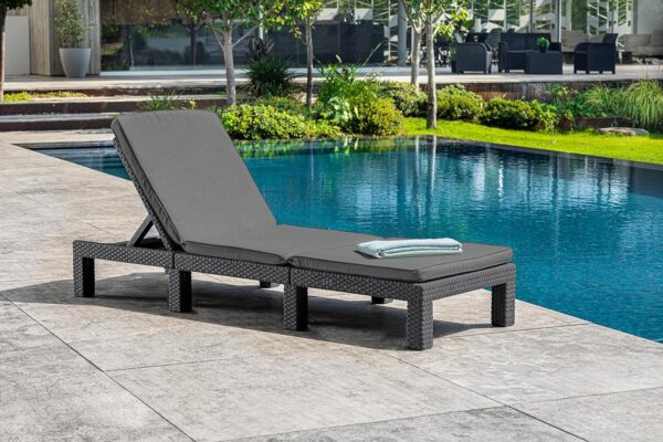 Allibert by Keter Daytona Deluxe Outdoor Garden Sun lounger - Graphite with Grey Cushions - Image 3