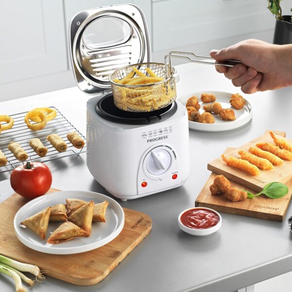 Progress EK2969P Electric 1L Mini Deep Fat Fryer - Removable Cooking Basket, Easy Clean, Non-Slip, Variable Temperature Control to 190°, Non-Stick Oil Tank, Detachable Handle, Countertop Chip Pan - Image 4