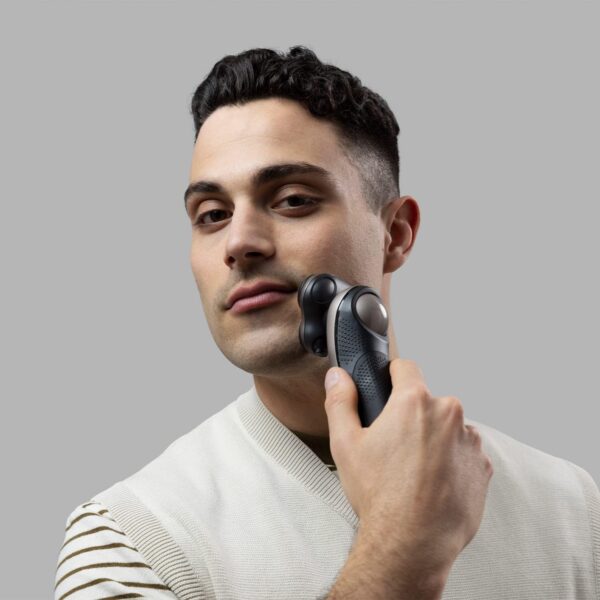 Remington X7 Limitless Men's Electric Shaver (Cordless, Wet & Dry, Rotary Shaver, 360° PivotBall, Flexible Shaving Heads, Detail Trimmer, Turbo Mode, USB, 60-Minute Usage, 90-Minute Charge) XR1770 - Image 6