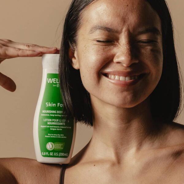 Weleda Skin Food Body Lotion, 200ml - Image 11